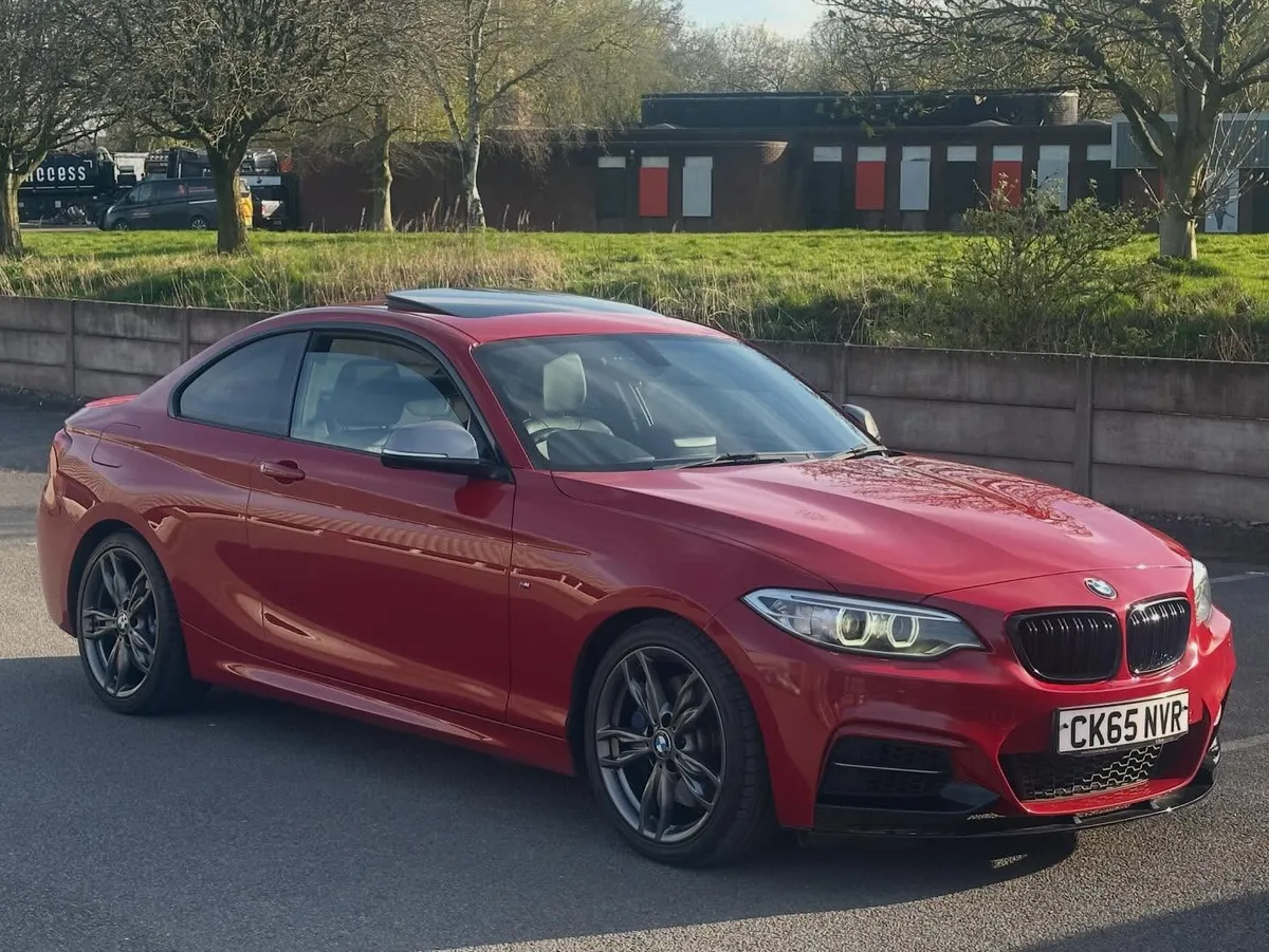2015 BMW M235i Coupé (F22) in Melbourne Red