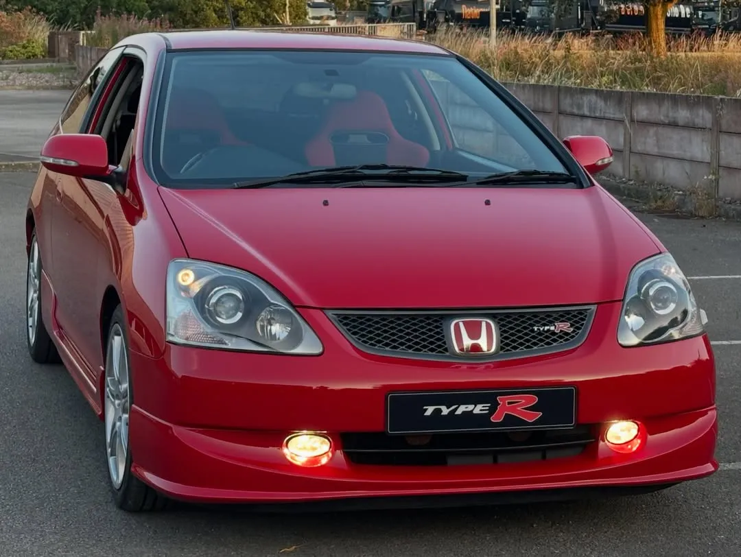2005 Honda Civic Type R (EP3) Premier Edition in Milano Red