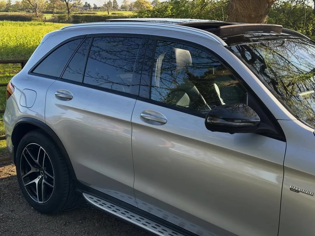 2017 Mercedes-AMG GLC 43 4MATIC: Side view from the front