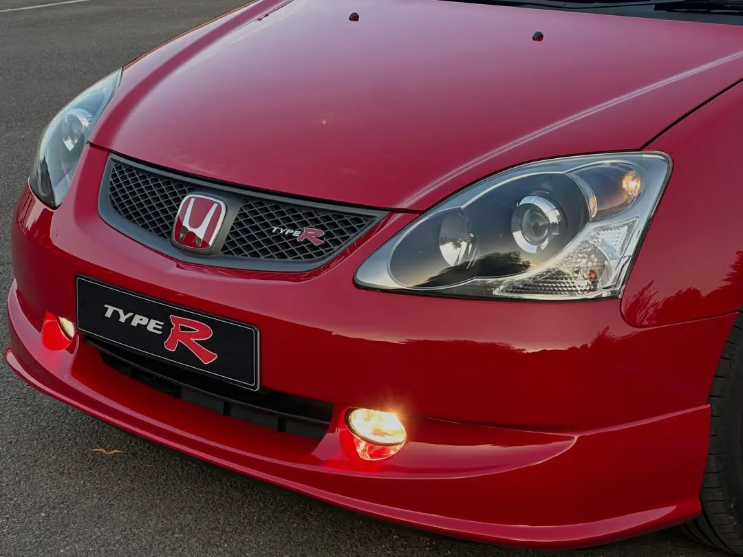2005 Honda Civic Type R (EP3) Premier Edition: Front grille, headlight and fog light