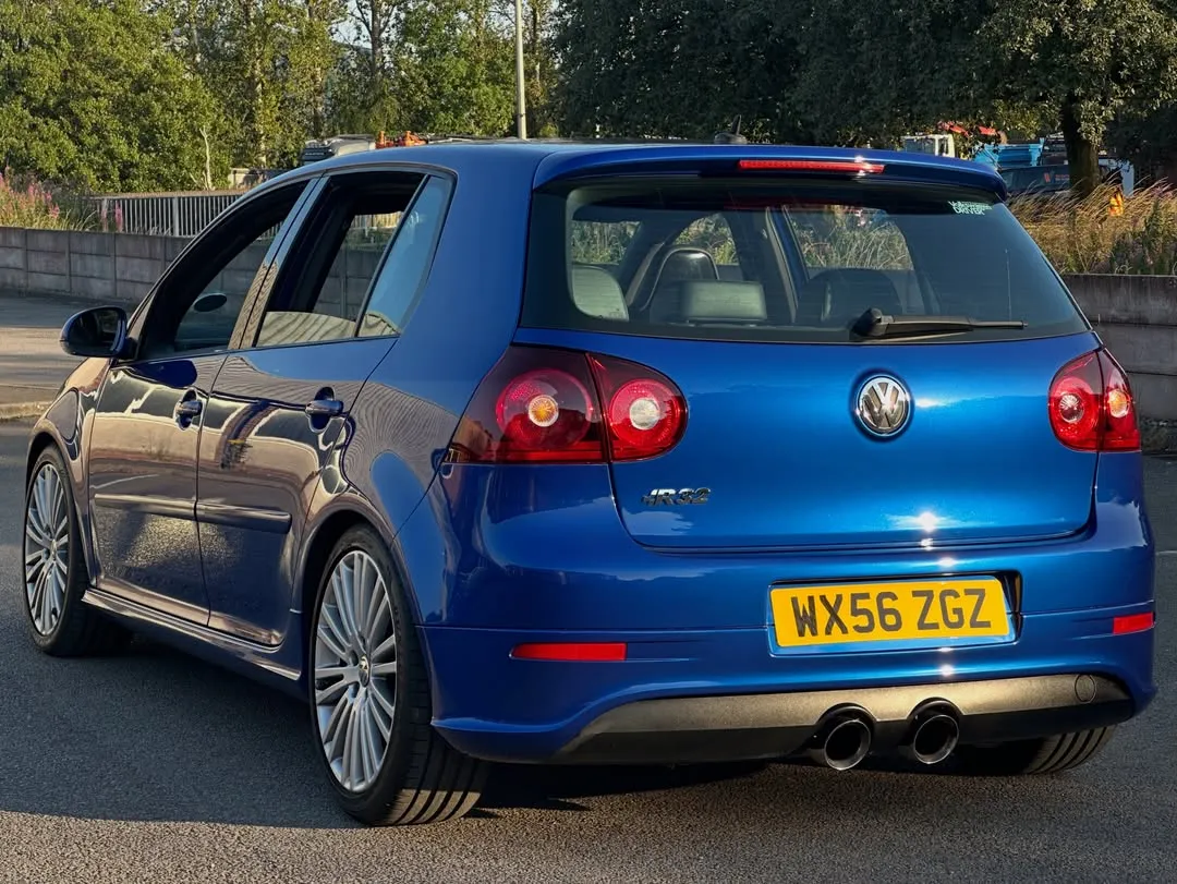 2006 Volkswagen Golf R32 (Mk5) Supercharged: Rear three-quarter view