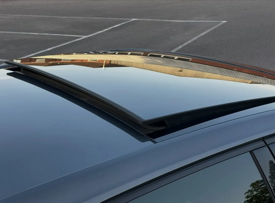 2019 Volkswagen Golf R (Mk7.5) Performance Pack: Panoramic glass sunroof