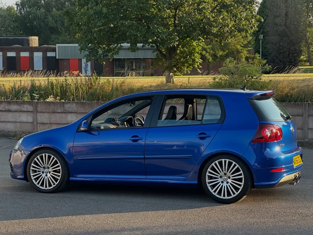2006 Volkswagen Golf R32 (Mk5) Supercharged: Side view